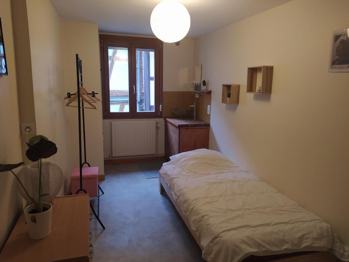 Вилла Chey Mybam, Agreable Maison Au Centre De Селеста Экстерьер фото